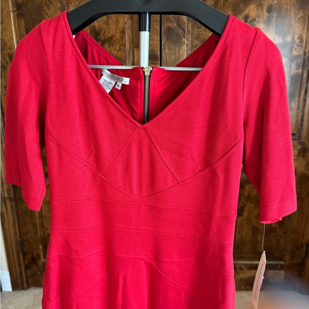 NWT MAGGY LONDON Dress Red color size 10 - Picture 2 of 4
